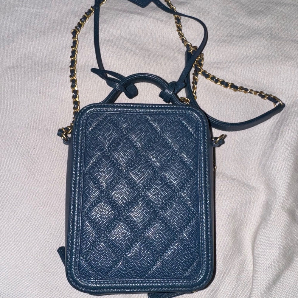 CHANEL Filigree VERTICAL RARE - Picture 6 of 7